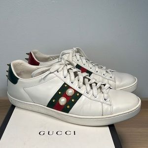 Worn Gucci Ace Studded Pearl Low Top Leather Sneakers 37.5 box imperfections